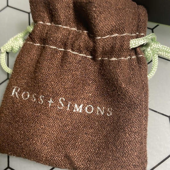 14 K garnet wire drop earrings - Picture 2 of 3